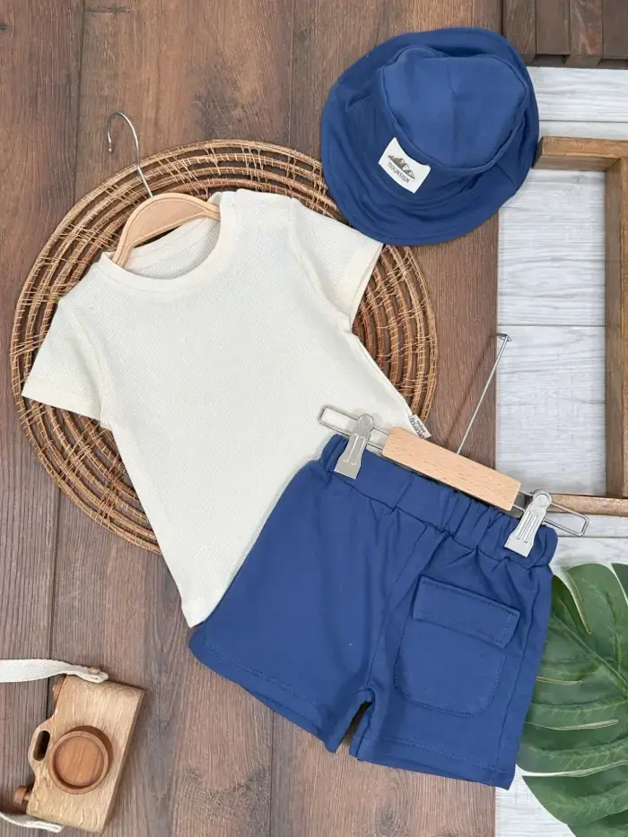 Lacivert Renk Cep Detaylı Şapkalı Bisiklet Yaka 3 lü  Erkek Bebek Takım