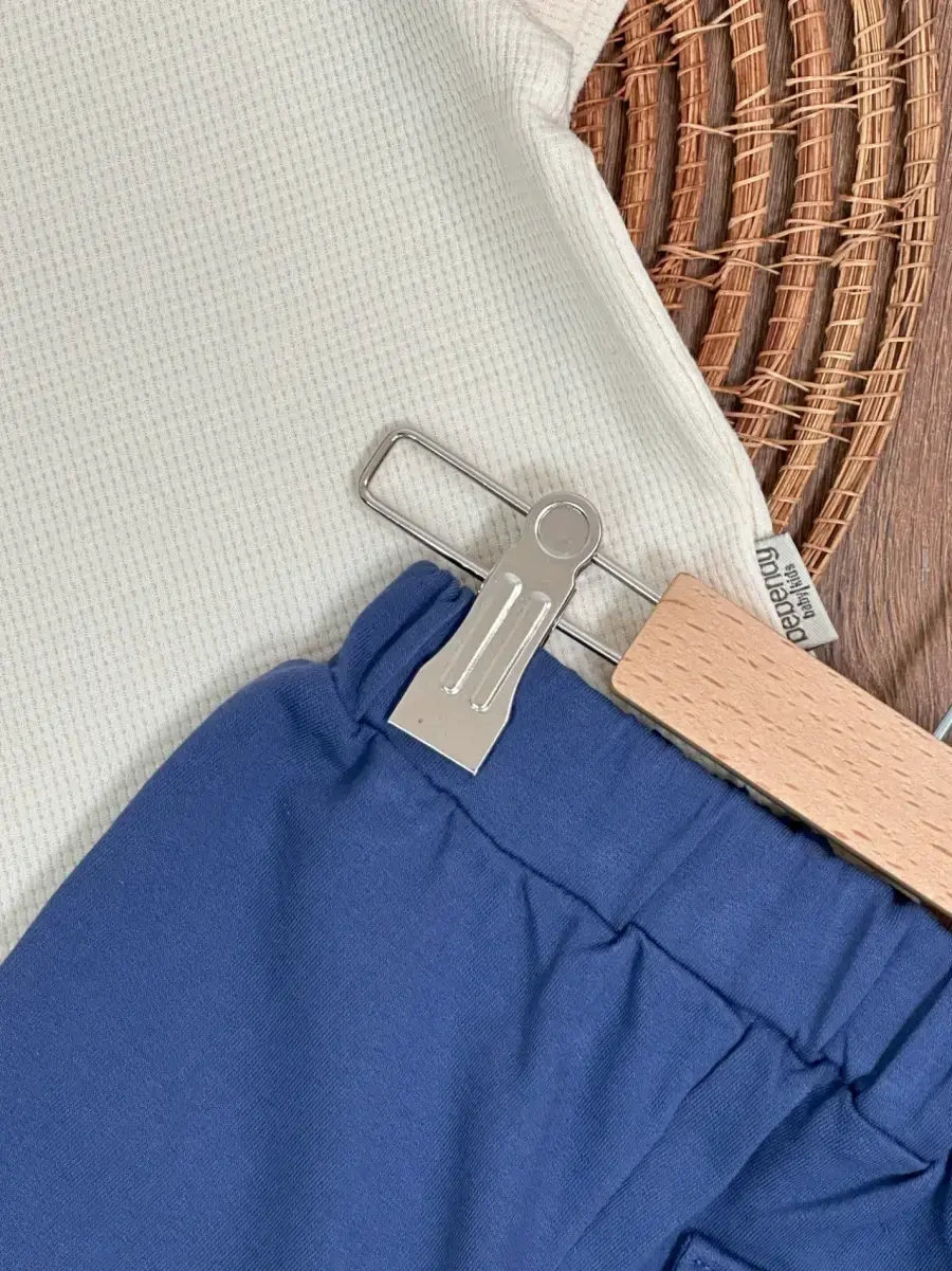 Lacivert Renk Cep Detaylı Şapkalı Bisiklet Yaka 3 lü  Erkek Bebek Takım