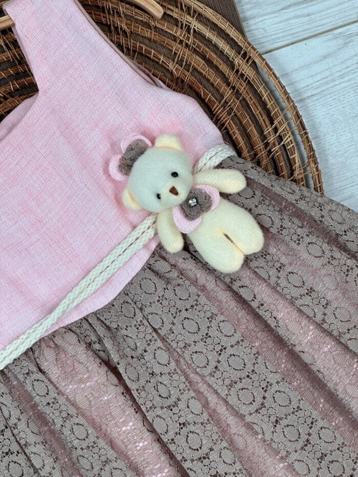 Pamuklu Keten Güpür Etekli Ayıcık Aksesuarlı Kız Bebek Elbise