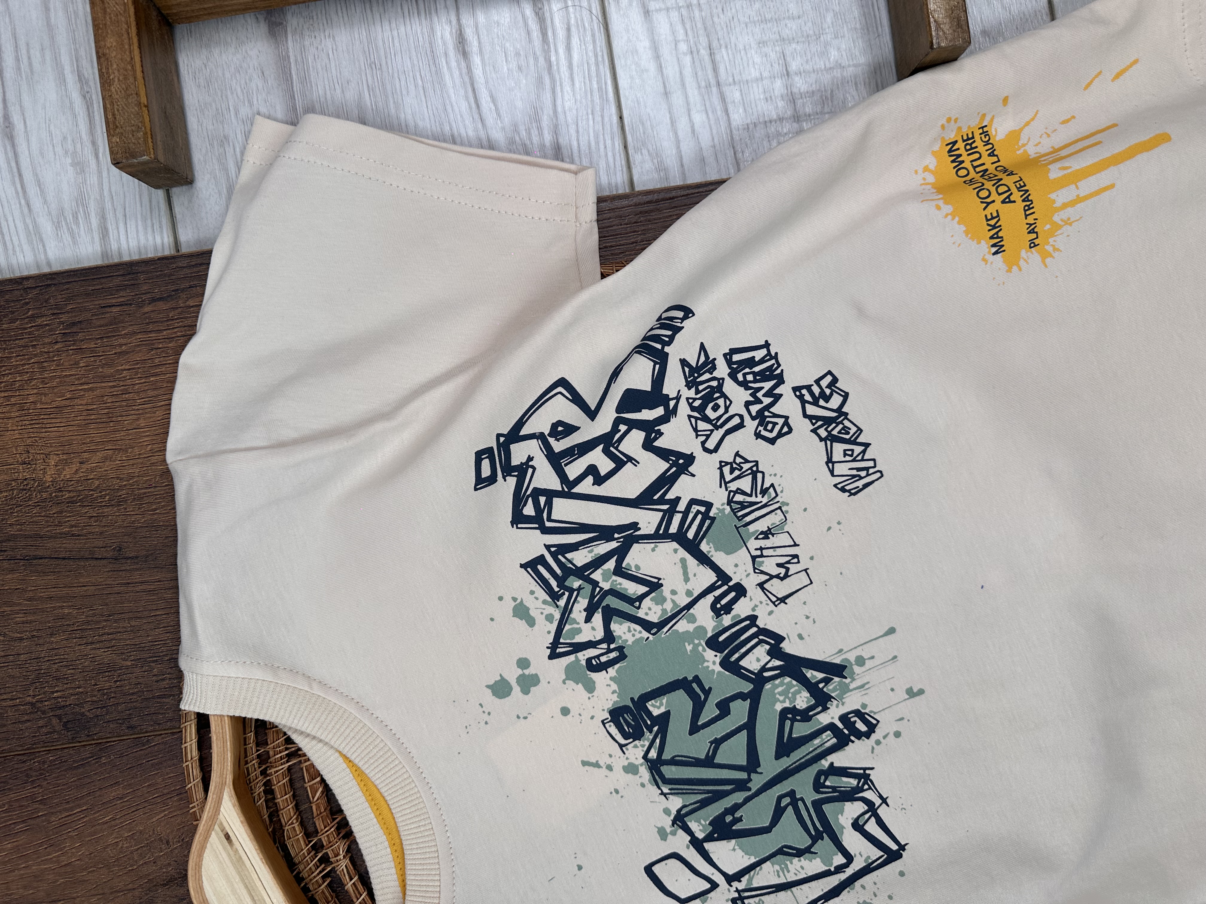 ERKEK ÇOCUK PAMUKLU GRAFFİTİ DETAYLI YUVARLAK, BİSİKLET YAKALI GRI T-SHIRT - Detay Görseli 6