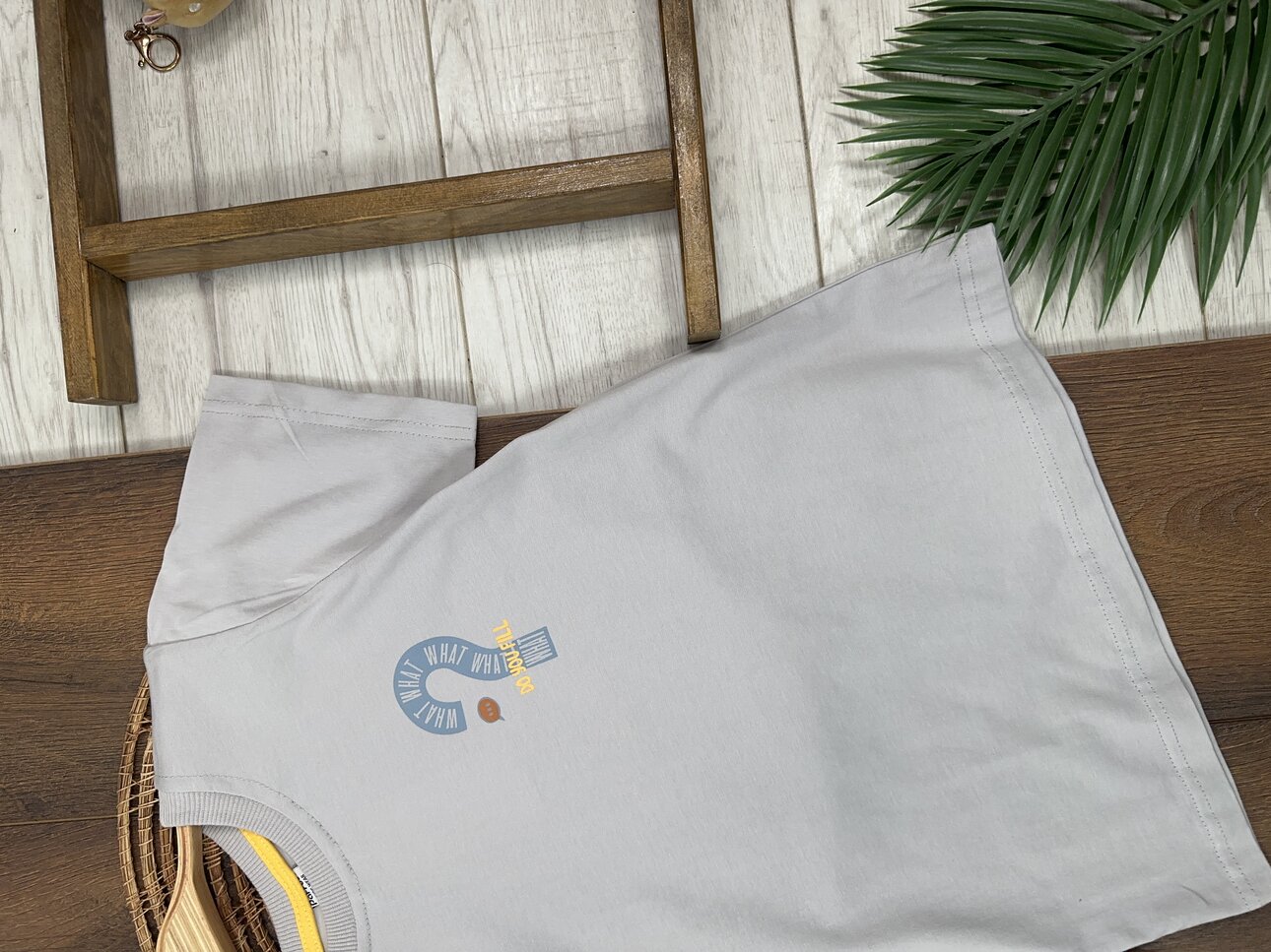 GRI RENK ERKEK ÇOCUK BİSİKLET YAKA SORU İŞARETİ BASKILI PAMUKLU KISA KOLLU BEYAZ TSHIRT - Görsel 5