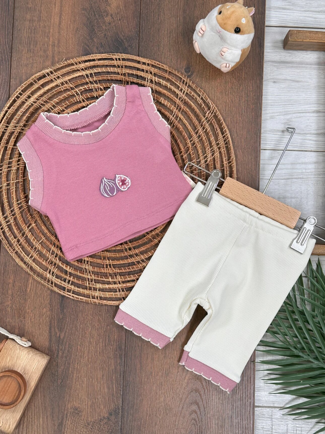 Yazlık Pamuklu Nakışlı Kolsuz Kız Bebek 2li Takım