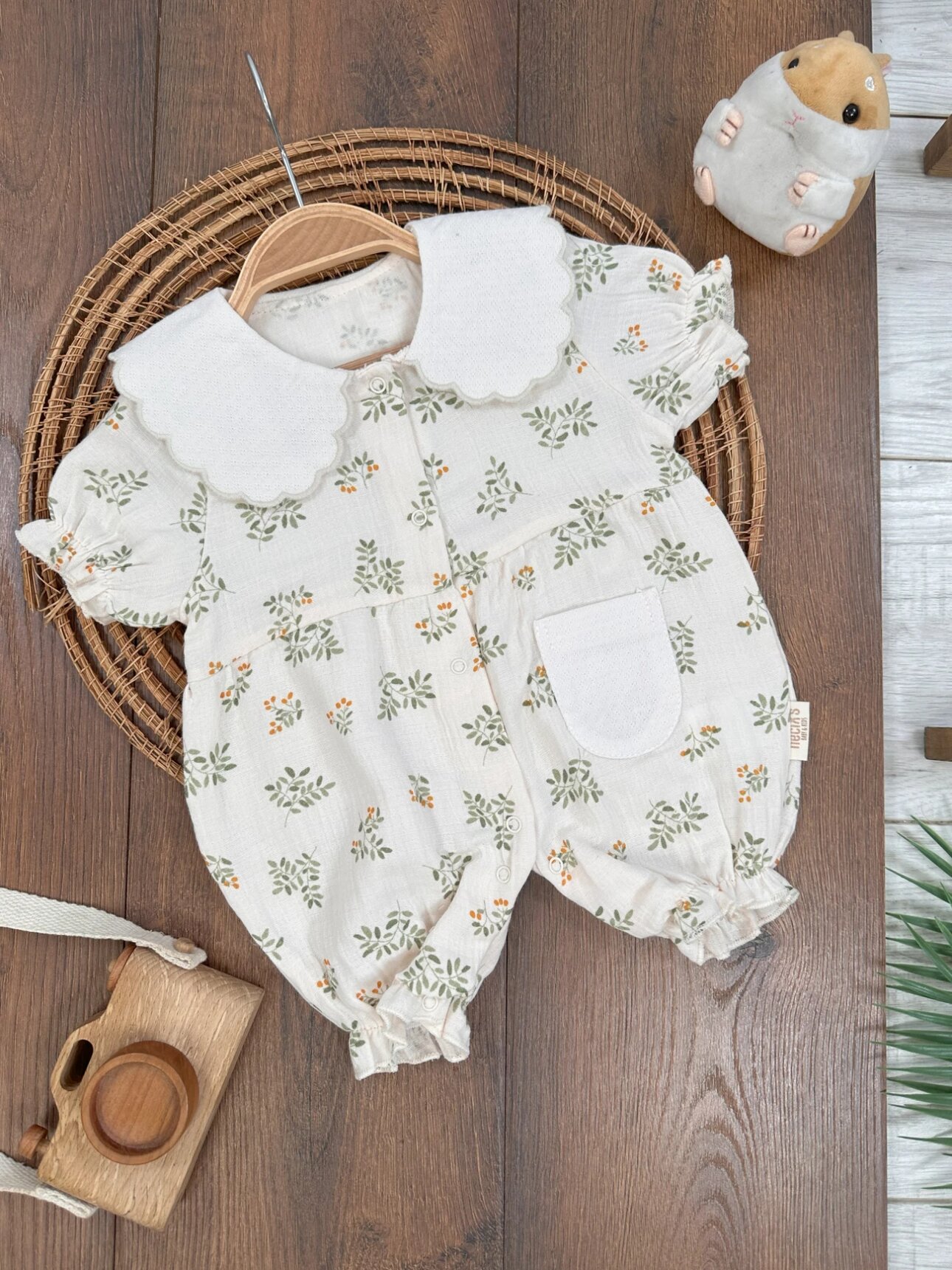 Yazlık Pamuklu Müslin Çiçek Desenli Kız Bebek Tulum