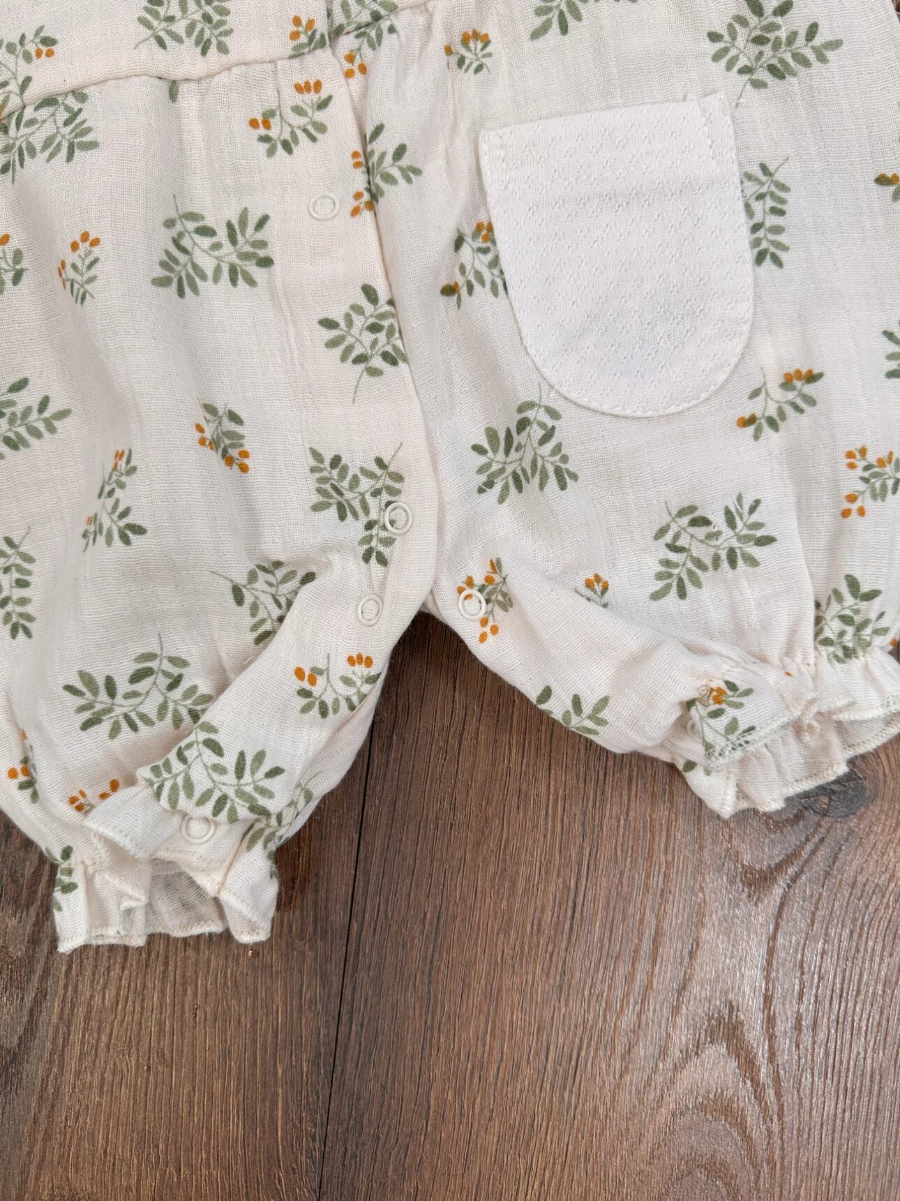 Yazlık Pamuklu Müslin Çiçek Desenli Kız Bebek Tulum - Görsel 4
