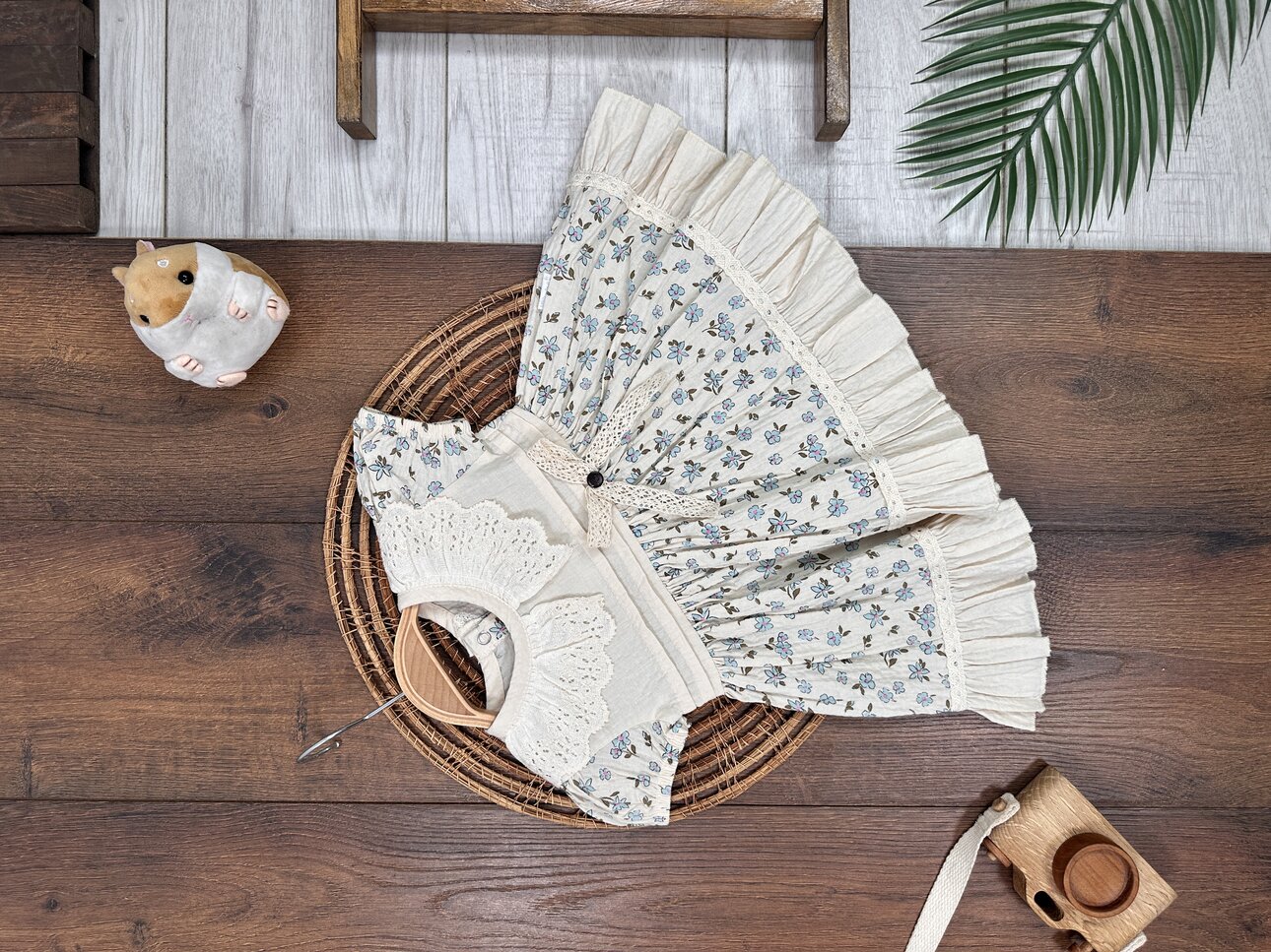 Pamuklu Çiçek Desenli Dantel Yakalı Kız Çocuk Elbise