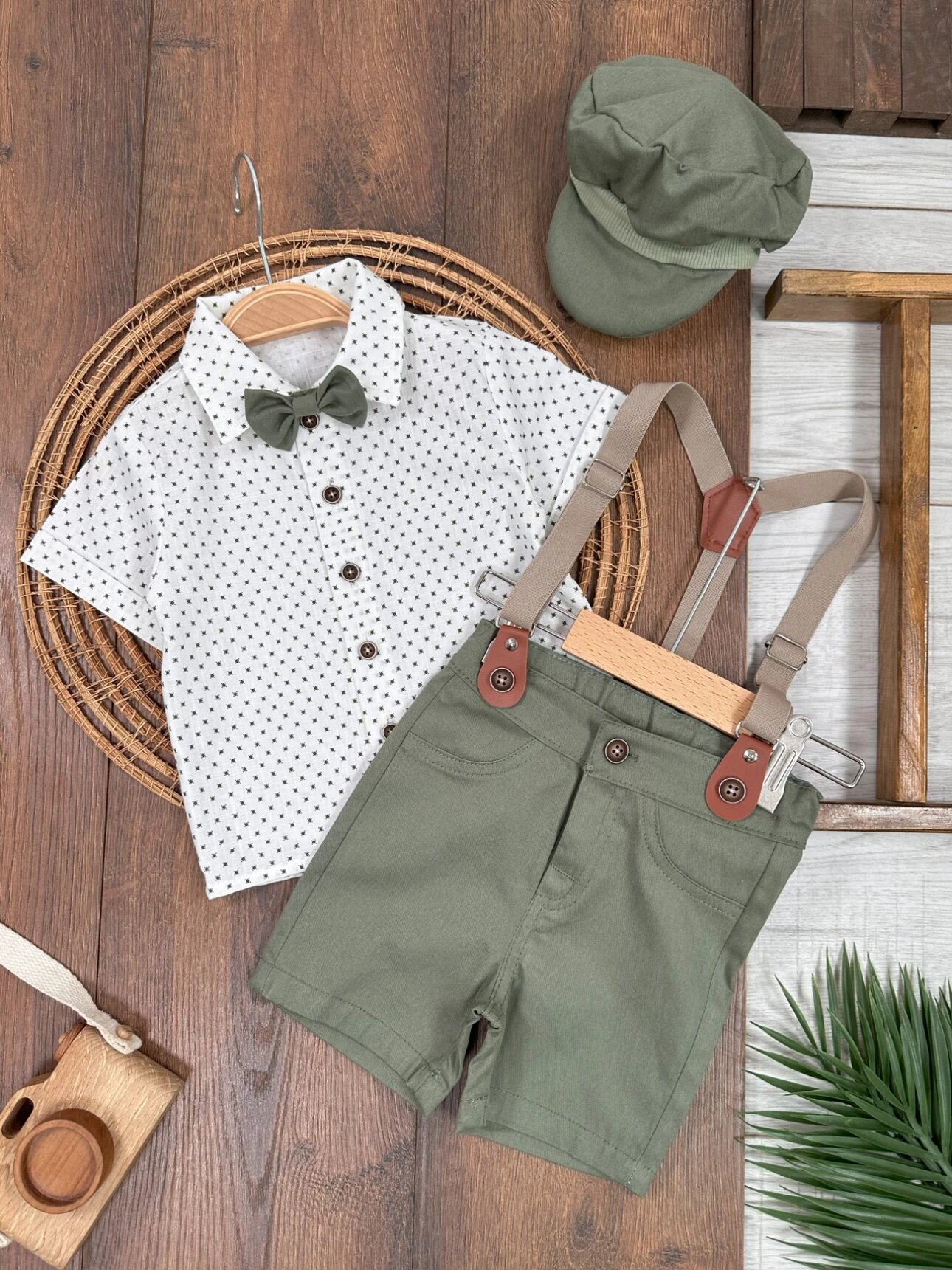 Pamuklu Kaliteli Puantiyeli Kısa Kollu Gömlek Papyon Detaylı 3lu Erkek Bebek Takım