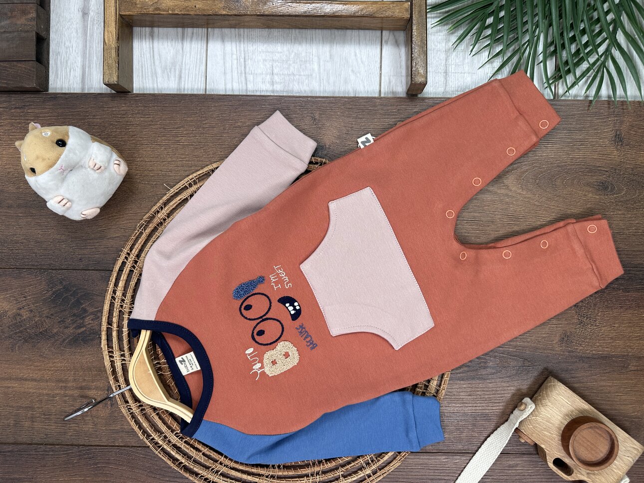 Pamuklu Mevsimlik Kanguru Cepli Alttan Çıtçıtlı Yumuşak Kumaş Erkek Bebek Tulum