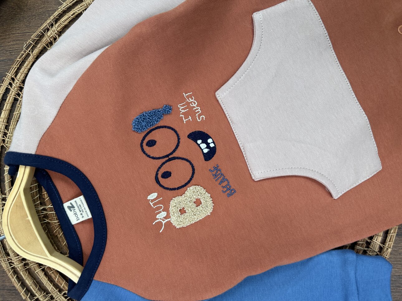 Pamuklu Mevsimlik Kanguru Cepli Alttan Çıtçıtlı Yumuşak Kumaş Erkek Bebek Tulum - Görsel 4