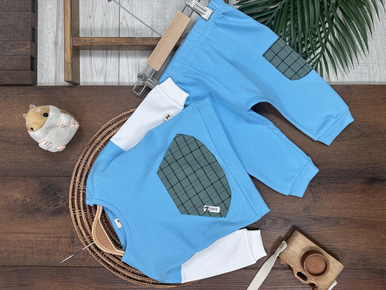 Pamuklu Kanguru Cepli Ekose Detaylı 2li Erkek Bebek Takım