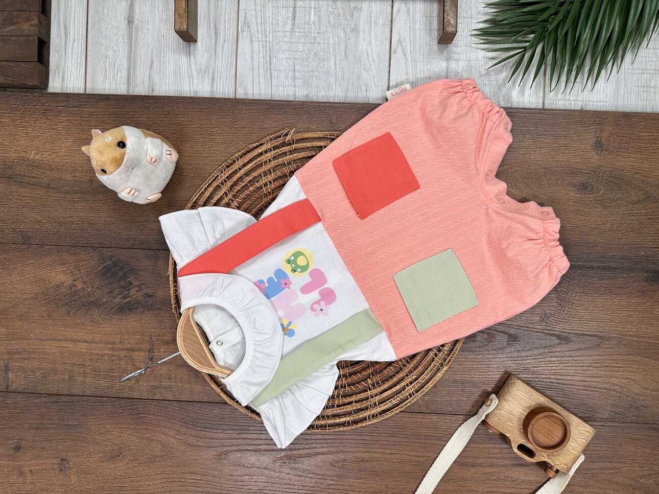 Pamuklu Cepli Şortlu Kız Bebek Tulum