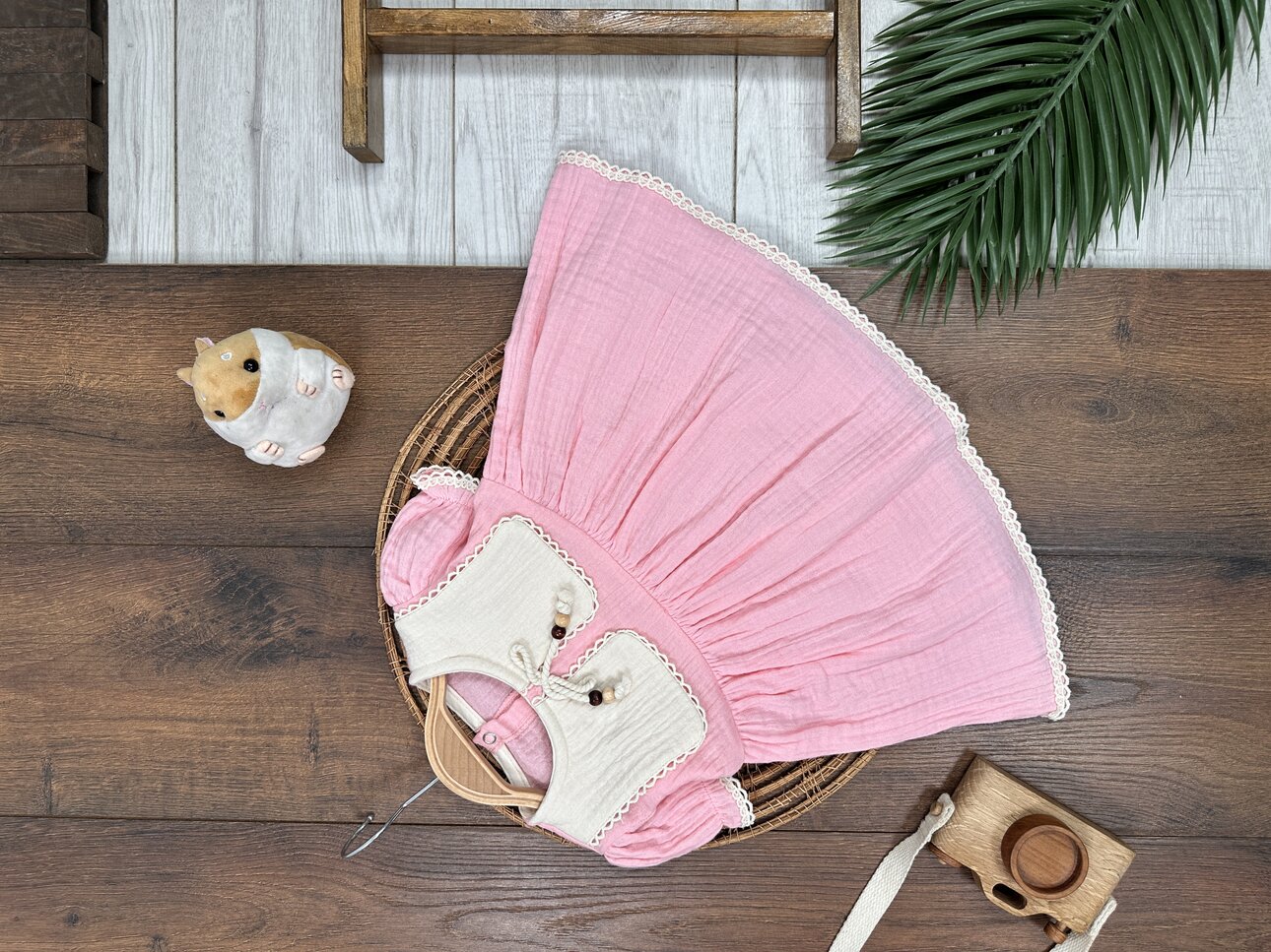 Pamuklu Müslin Kumaş Organik Dantel Detaylı Kısa Kollu Kız Çocuk Elbise