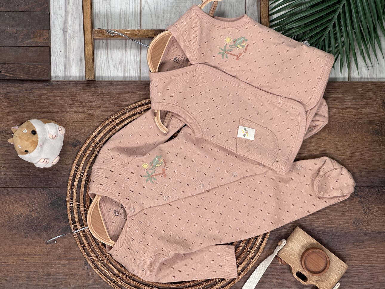 Pamuklu Palmiye Desenli Tulum Yelek Organik 2li Kız Bebek Takım