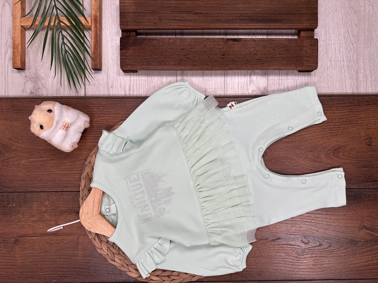 Pamuklu Fırfırlı Taş İşlemeli Kız Bebek Tulum