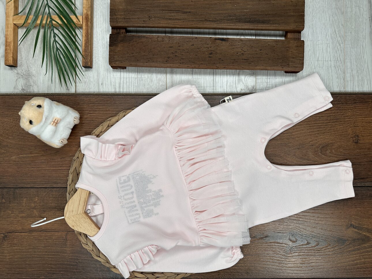 Pamuklu Fırfırlı Taş İşlemeli Kız Bebek Tulum