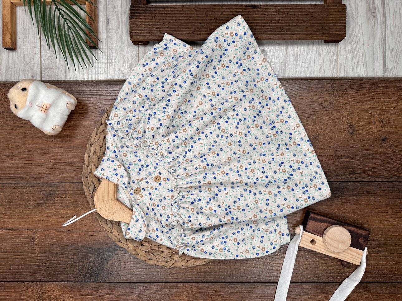 Yumuşak Pamuklu Çiçek Desenli Düğmeli Kaliteli Kız Bebek Elbise