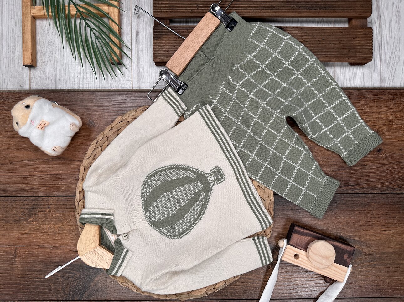 Pamuklu Balon Detayli Yakalı Ekoseli 2li Erkek Bebek Takım