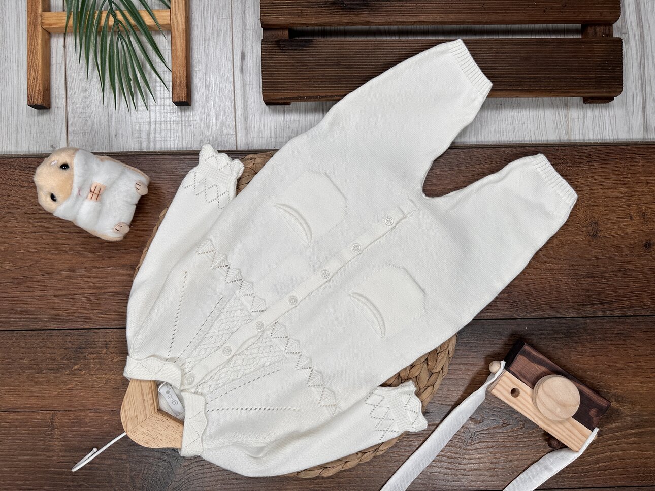 İnce Triko Bebe Yaka Torba Cep Detaylı Boydan Düğmeli Kız Bebek Tulum - Görsel 6