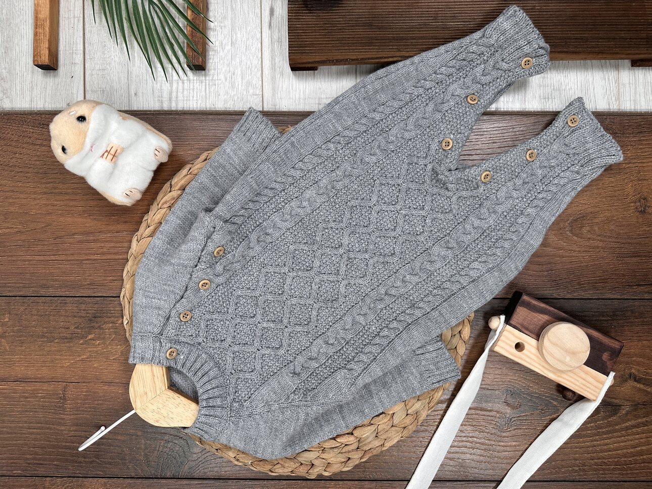 Triko Örgü Desenli Düğme Detaylı Erkek Bebek Tulum