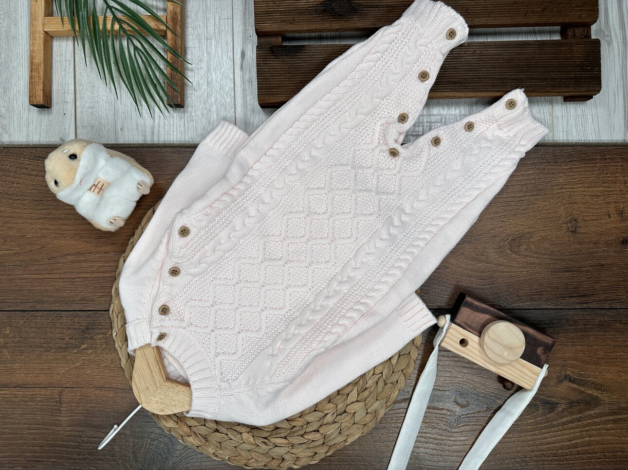 Örgü Düğme Detaylı Kız Bebek Tulum