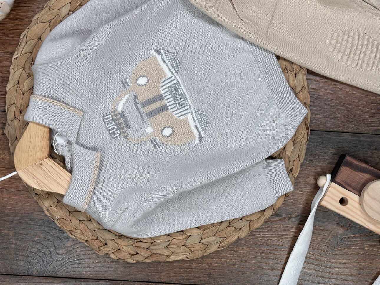 Pamuklu Araba Detaylı Bebe Yaka Premium 2li Erkek Bebek Takım - Detay Görseli 3