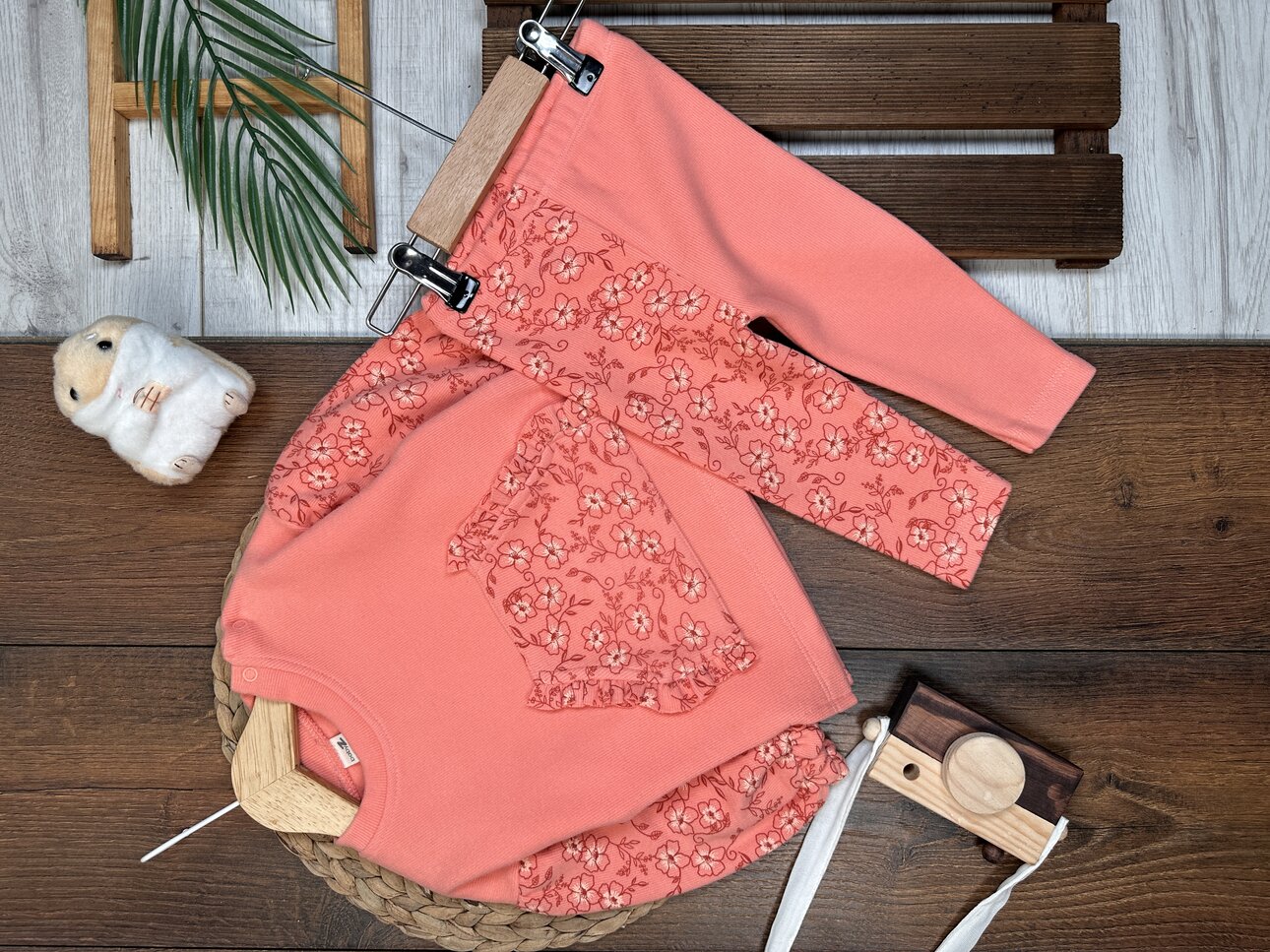 Premium Selanik Örgüsü Kadife Kumaş Çiçek Detaylı 2li Kız Bebek Takım