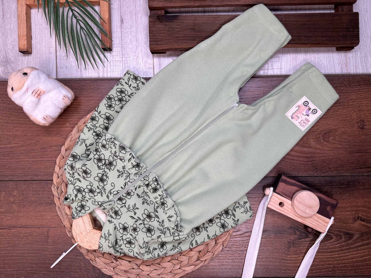 Pamuklu Selanik Örgüsü Yumuşak Doku Çiçek Desenli Fermuarlı Kız Bebek Tulum