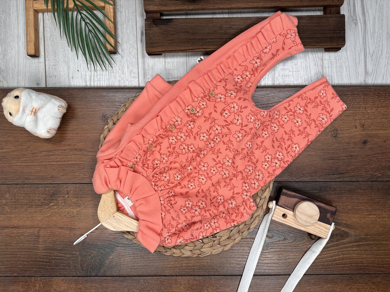 Organik Çiçek Desenli Selanik Örgüsü Kız Bebek Tulum