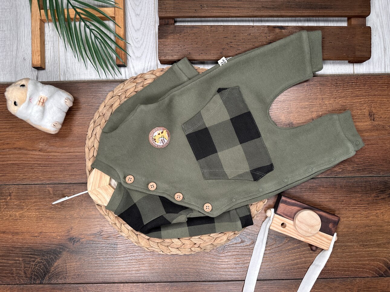 Pamuklu Düğme Detaylı Ekoseli  Kanguru Cepli Erkek Bebek Tulum