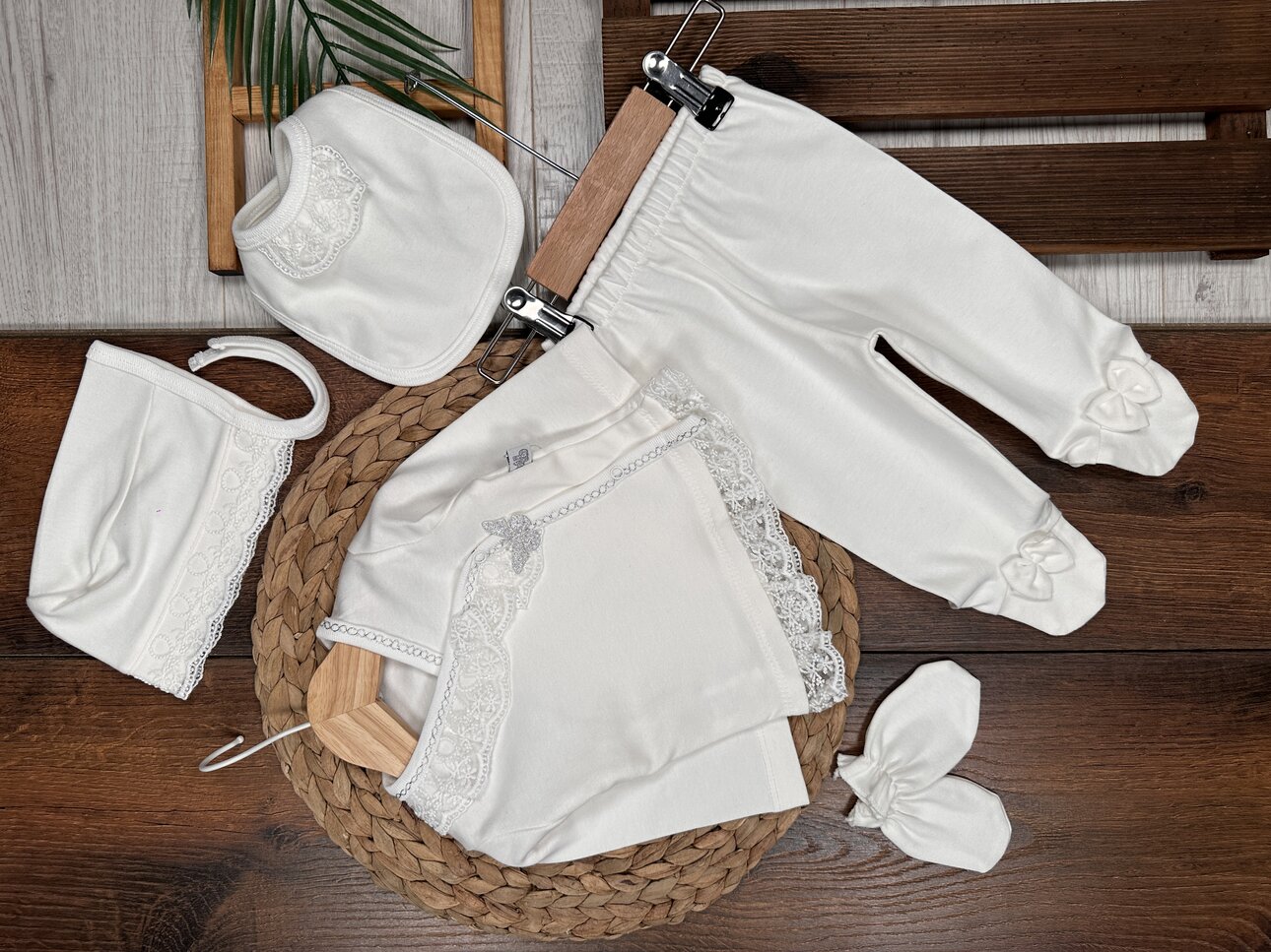 Pamuklu Dantel Detaylı 5li  Kız Bebek Hastane Çıkışı