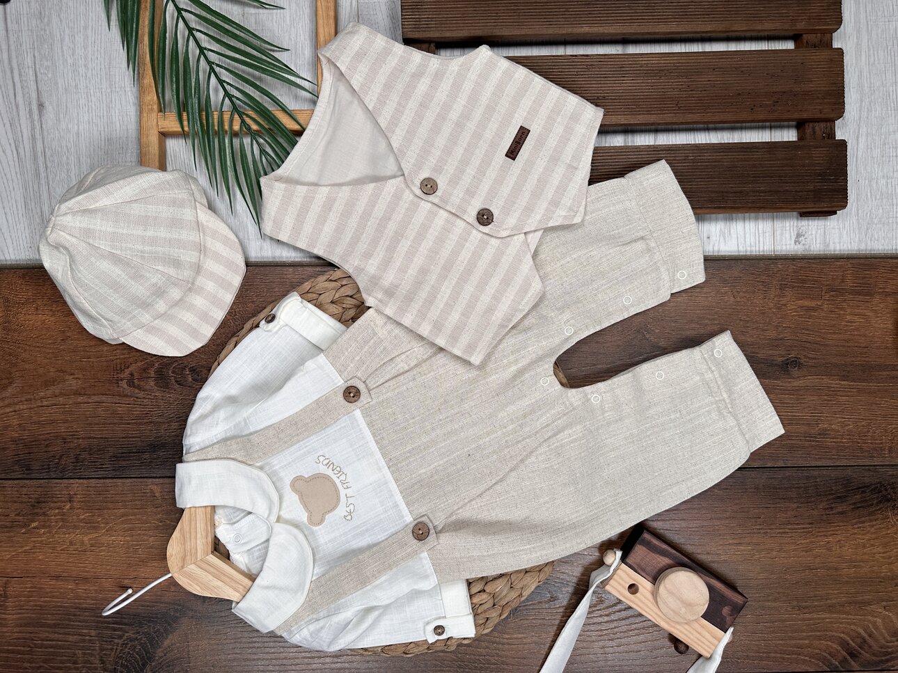 Yelekli Sevimli Ayıcık Detaylı Şapkalı  3lü Erkek Bebek  Takım