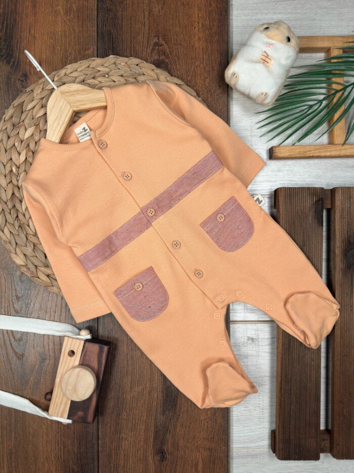 Pamuklu Düğmeli  Cep Detaylı Erkek Bebek Tulum