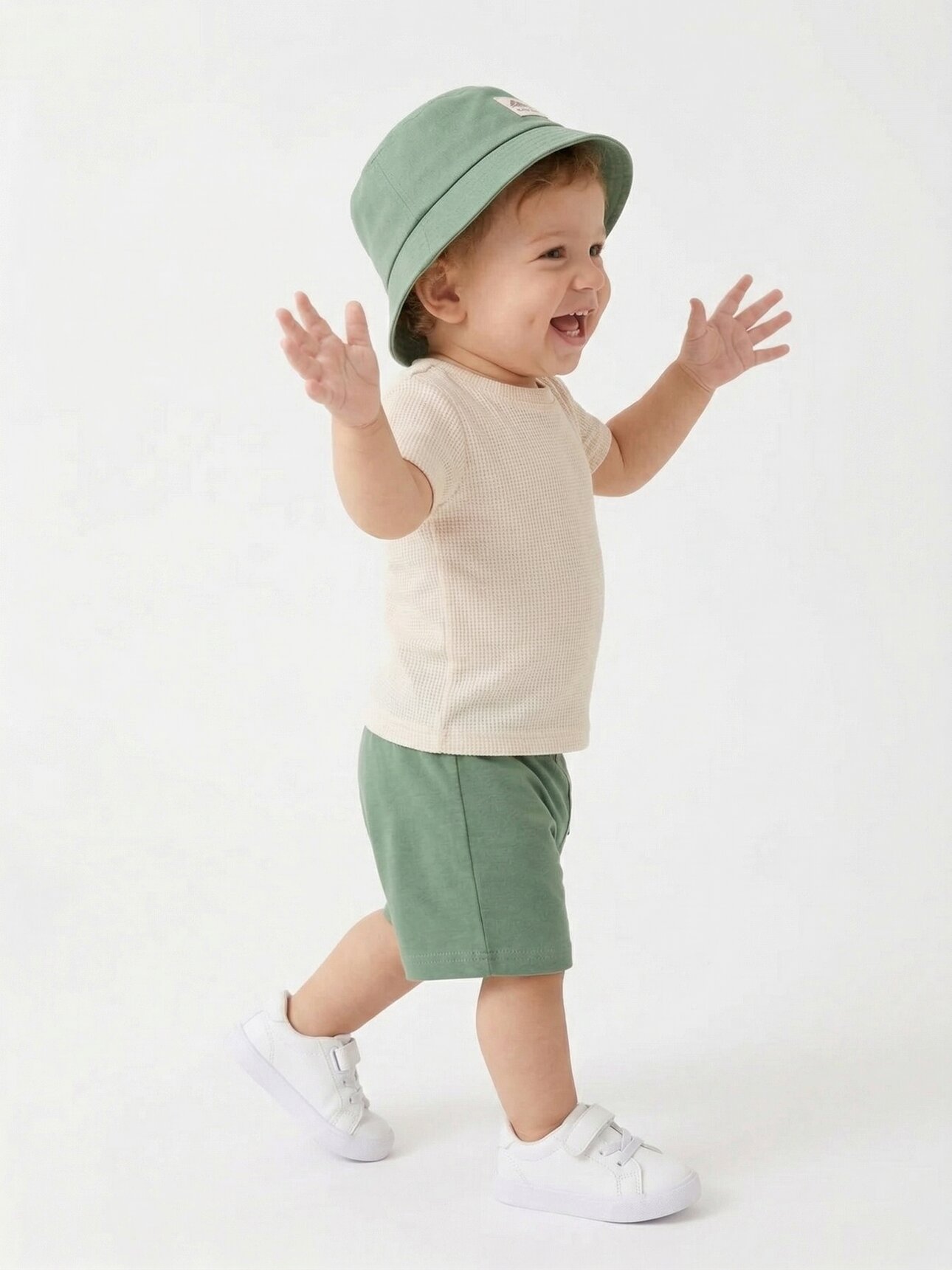 Yeşil Renk Cep Detaylı Şapkalı Bisiklet Yaka Erkek 3 lü Bebek Takım