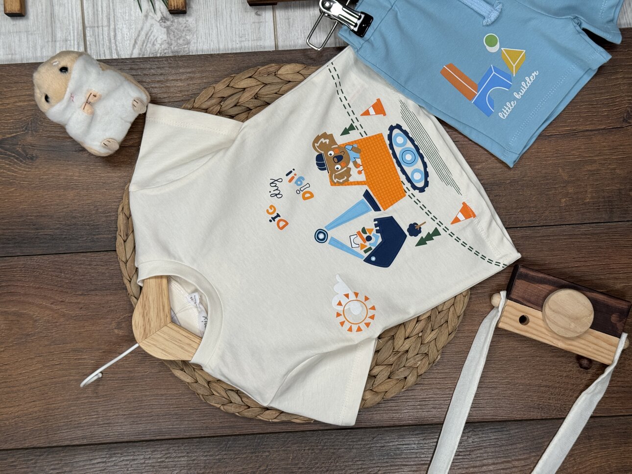 Pamuklu Kepçe Detaylı Şortlu Erkek Bebek 2li Takım