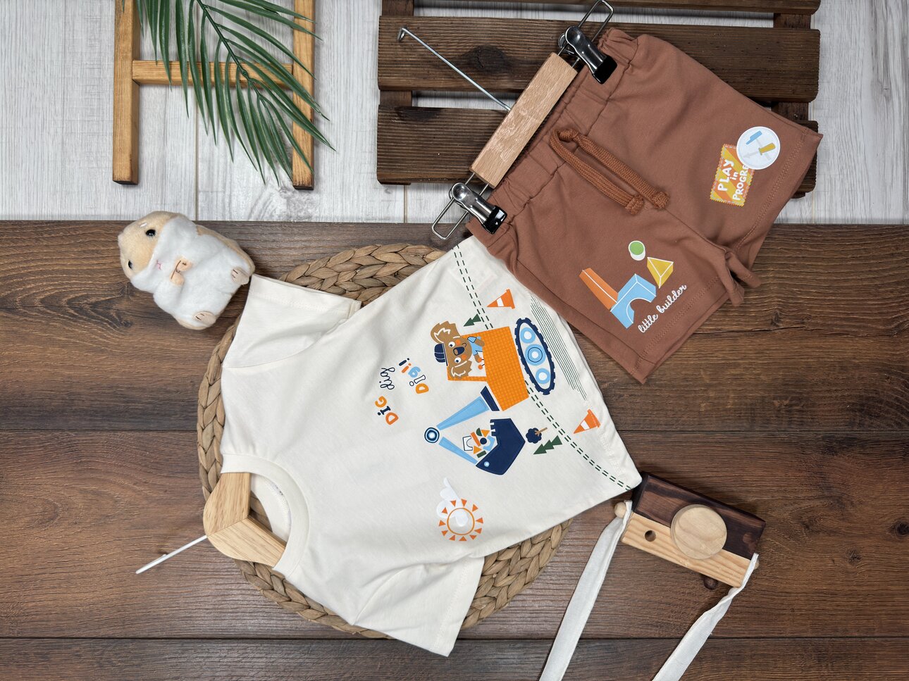 Pamuklu Kepçe Detaylı Şortlu Erkek Bebek 2li Takım