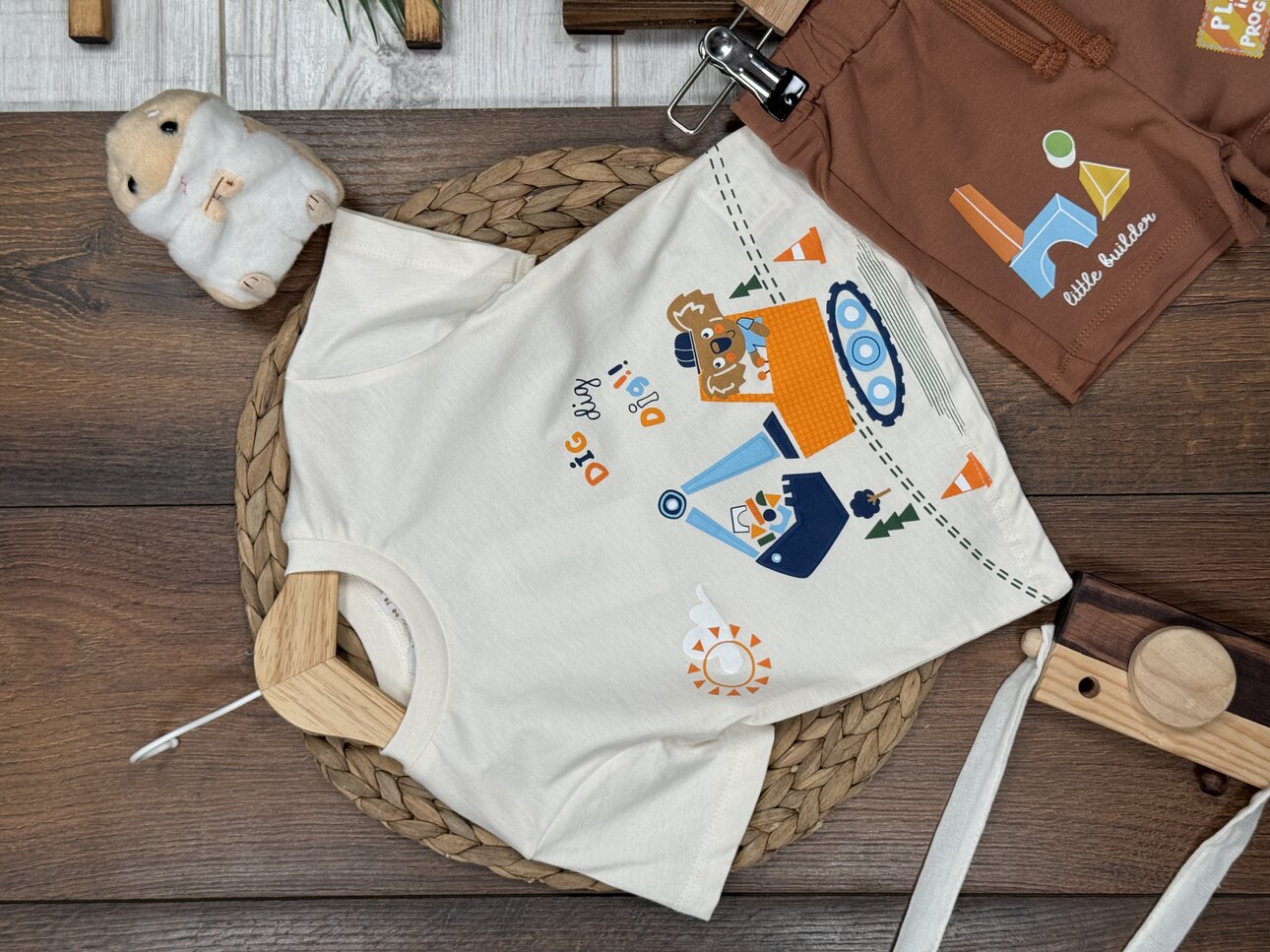 Pamuklu Kepçe Detaylı Şortlu Erkek Bebek 2li Takım