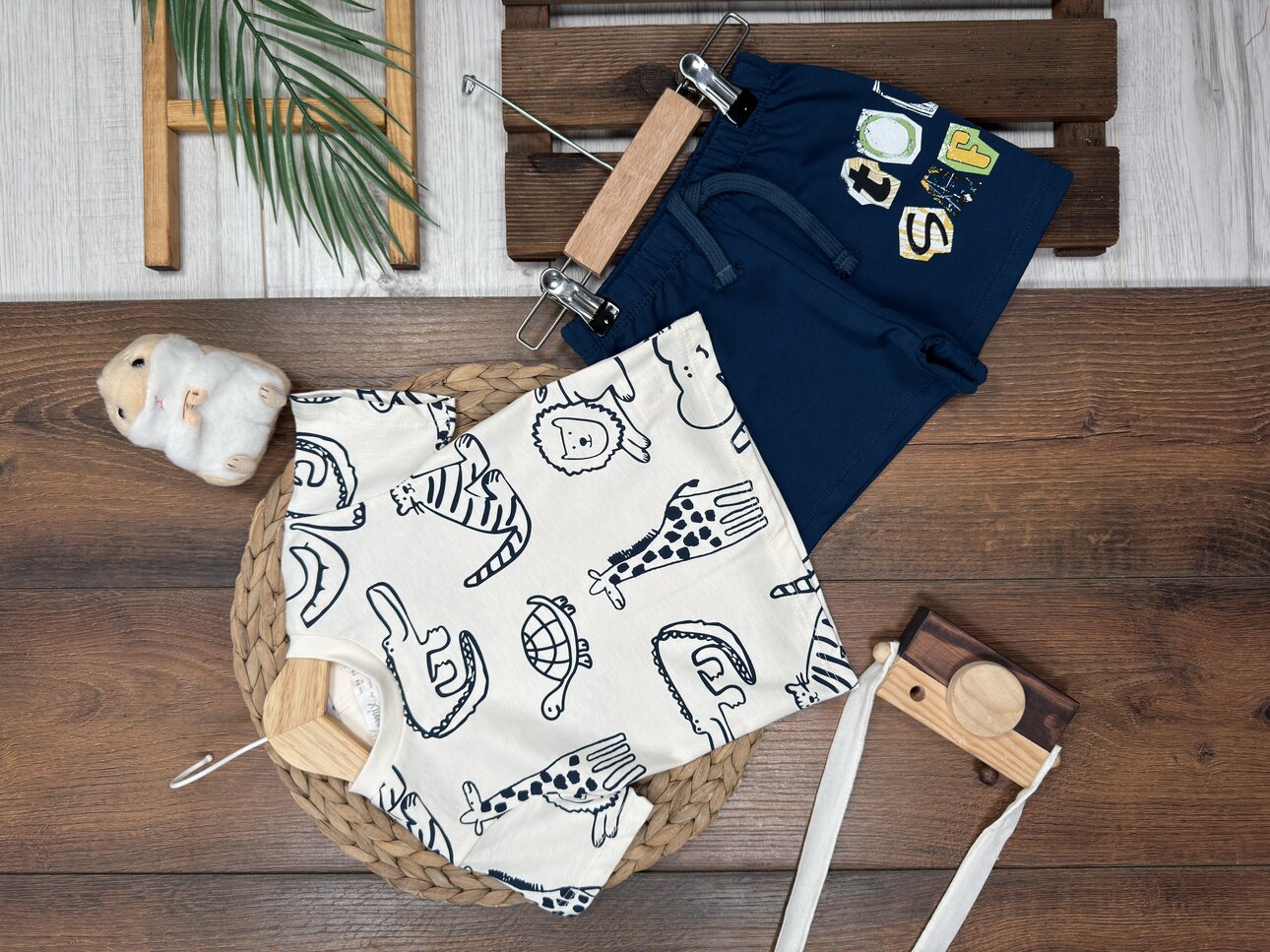 Pamuk Dostlar Detaylı Şortlu Erkek Bebek 2li Takım