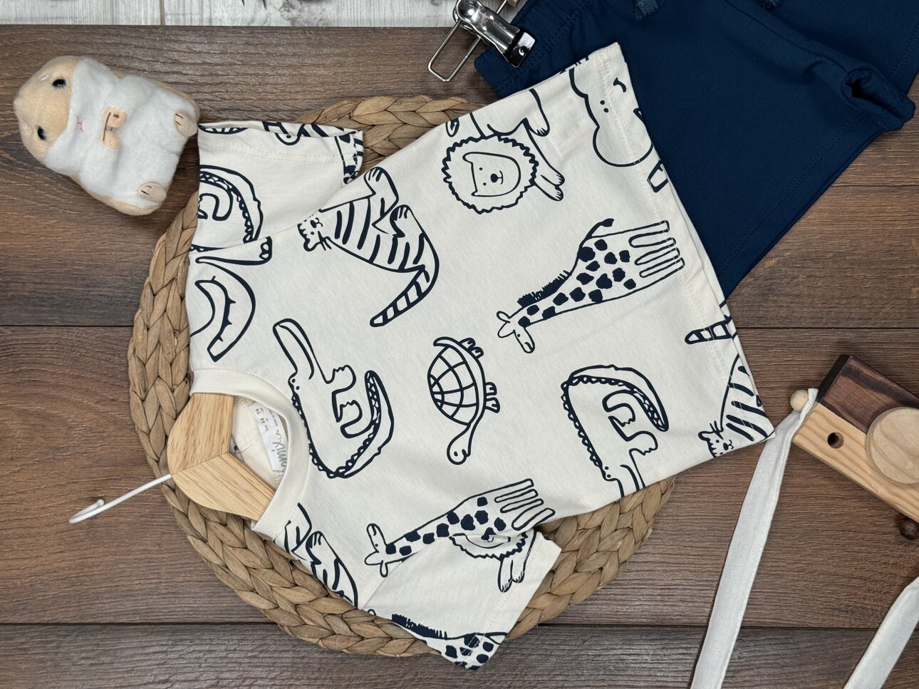 Pamuk Dostlar Detaylı Şortlu Erkek Bebek 2li Takım