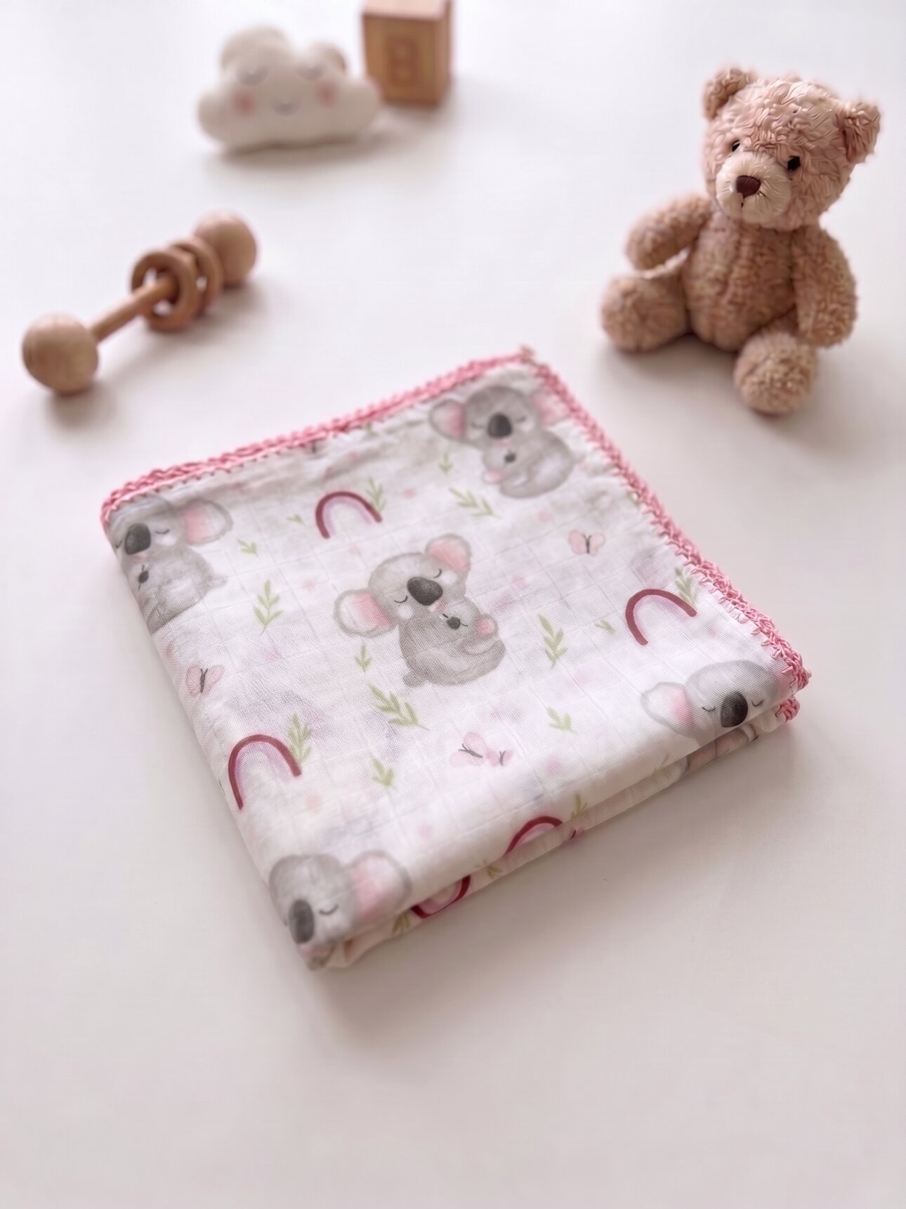 Pamuklu Tek Kat Koala Detaylı Ölçüleri 75*85 cm Kız Bebek Müslin Battaniye Varyantı