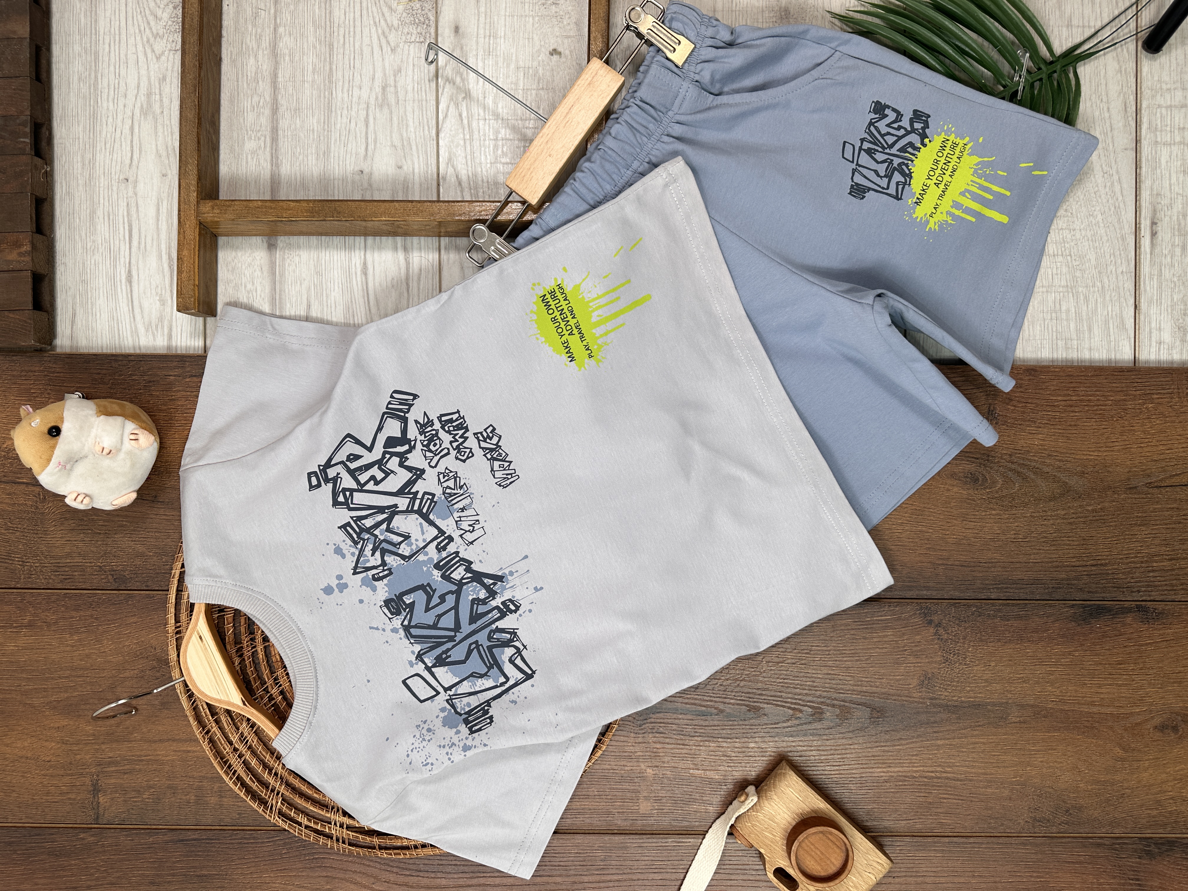 Yazlık Pamuklu Grafiti Baskılı Kısa Kollu Erkek Çocuk 2li Takım - Görsel 3